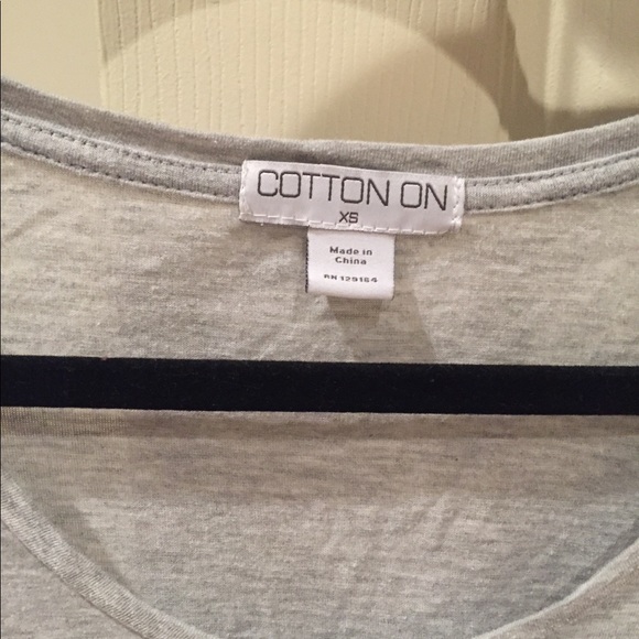 Gray t shirt - Picture 3 of 3